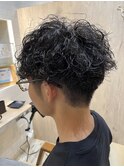 センターパートツイストスパイラルパーマメンズマッシュパーマ