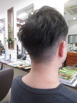 コアフィールフィス(COIFFURE fils) 刈り上げベリーショート