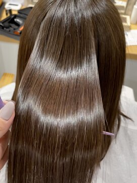 ネイロ 日本橋(NeiRo) 艶髪ショートボブハイライトカラー大人ショートカット白髪ぼかし