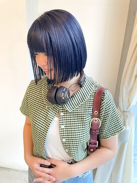 アスティブランシュ(Asti blanche) ネイビーブルー×切りっぱなしボブ/ブルーブラック/ボブ