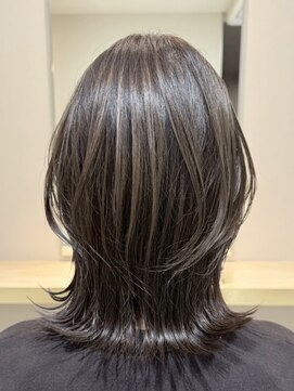 ムニ(muni) くびれレイヤーグレーベージュ/髪質改善/艶髪