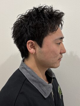 ヒュイル バイ ニアウ(Hwyl by Niau) スパイキーパーマ/スパイキーショート/伊勢崎市