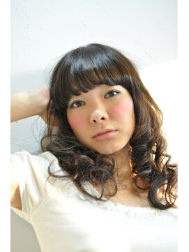 トリックスタンダードナチュラル(TRICK STANDARD Natural) 短めラウンドバング×おすましウェーブ