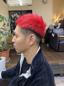 サムブリッジ(SOMEBRIDGE) 黒と赤のコントラスト × ビビッドカラー （SOMEBRIDGE 亀有）