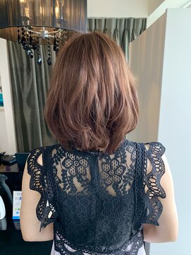 グレイス(Grace) ふんわりラベージュヘア