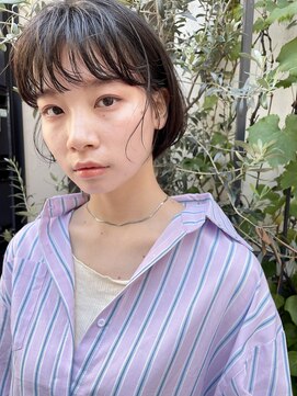 テンバイシオミエイチ(10 by shiomi H) 耳だしショートボブ×ダークアッシュ/アースカラー