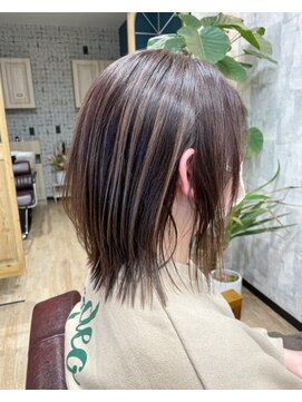 シアン(CYAN) くびれハイライト