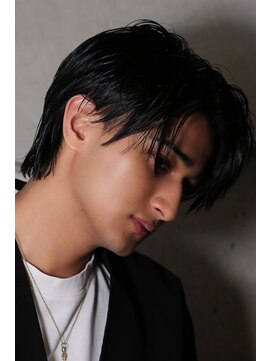 リップス 表参道店(LIPPS) くびれるウルフ【前下がりセンターパート】