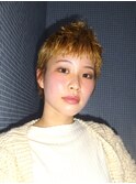 癖毛を活かした外国人風ベリーショート