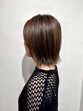 マグノリア バイ ウォーターリリー(Magnolia by Water Lily) 柔らかくびらかしたくびれミディ