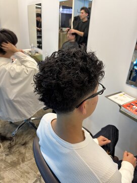 アンサー 千葉中央(UNSER prod by THE DAY) 【MEN’S HAIR/サーフカール/刈り上げセンターパート/千葉】