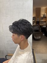 メンズクル(men's quru.)&nbsp;フェザーパーマニュアンスパーマ刈り上げセンターパート春日井駅