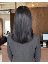 零秒女髪 千里丘店&nbsp;大人女性の上品な艶髪ミディアムストレート髪質改善美髪艶感