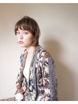 パール(PearL)&nbsp;《PearL》ハイトーンショートウルフミルクティーベージュ