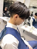 アンダーバーホワイト(_WHITE)&nbsp;前下がりセンターパートパーマ