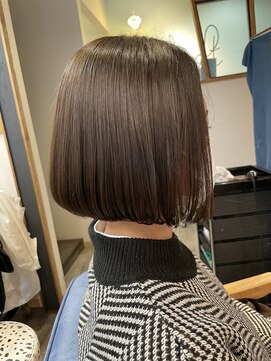 ザ ライト バイ アストレア(The Light by Astraea) プツンとミニボブ