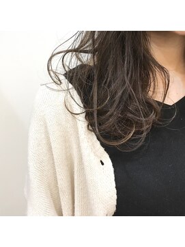 アローズソワン(HELLO'S SOIN) 上品グレージュで愛されヘア　6/25