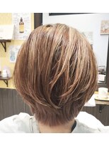 スリービープラス(3beplus)&nbsp;ハーフメッシュを入れた軽やかなショートボブスタイル☆