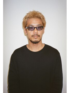 ジャド(JUDD) 金髪ショートスタイル