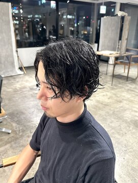 ザ オーダー(THE ORDER) 癖毛活かし刈り上げないセンターパートヘアメンズカット