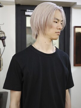 ヤド 原宿(YADO) ウルフマッシュ/ウルフカット/ホワイトカラー