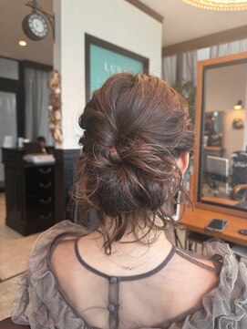 ルナバイルヴェール(LUNA by LeVert) ふわふわシニオン