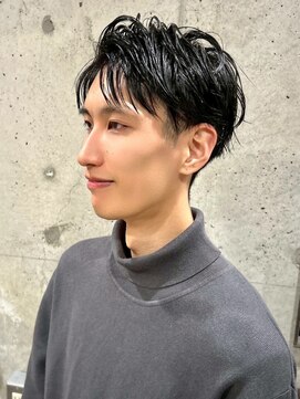 黒髪ビジネスショートメンズカット束感爽やか刈り上げ20代30代