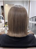 ミルクティーベージュ 外ハネボブ ブリーチ ダブルカラー