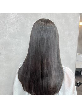 キルト(kilto.)の写真/頑固なクセや広がりの悩みを根本解決！圧倒的な持続力と上質な手触りで毎朝のスタイリングがラクになる