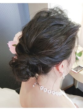 ウルプラスアイ(URU+ai) えりあしシニヨン