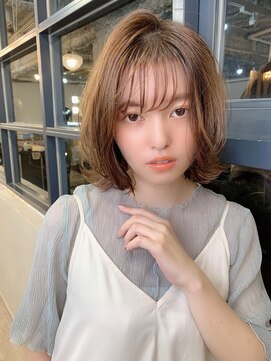 マリアバイアフロート(Maria by AFLOAT) 【重山】耳掛けウエーブパーマフォギーベージュスリークボブ