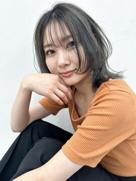 アンリ(Anli) 【Anli☆岩瀬萌】レイヤーミディ グレージュ くびれヘア