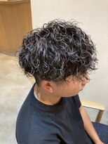 ソウスシア(SOURCE cia)&nbsp;刈り上げツイストスパイラルパーマ×ハイライト【佐藤和弥】