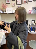 ヒカリス 東三国(HIKARIS) 笑顔溢れるオリーブベージュ丸みぱつっとボブ