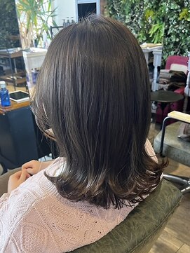 インデペンデンス(independence) オリーブグレージュ