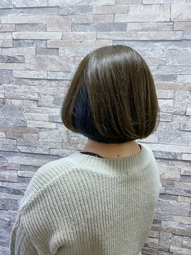 アカイトビラ ヘアケアサロン(AKAI TOBIRA Hair Care Salon) ボブ×インナーブルー