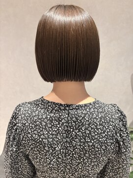 コンフィー(comfy) 【mimura】ぱつっとボブ アッシュカラー ミニボブ 草加 谷塚