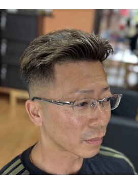 ピシャッとニ代目銀二郎 スキンフェードカット