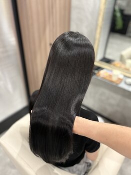 ロイドブラザーズ(Roid Brothers)の写真/【独自の髪質改善技術により、髪に負担をかけずに癖、広がりをなくします】