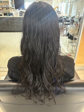 シャンプーボーイエイムス(SHAMPOO BOY aims) ゆるふわパーマにインナーカラー