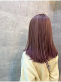 ピンクベージュ