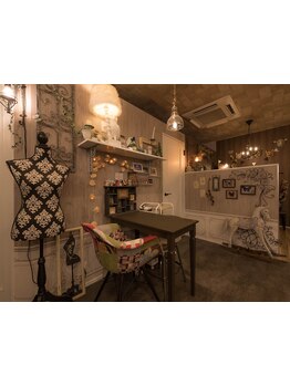 季節感を感じさせるこだわりの店内で、癒しのサロンタイムをお届けします♪お洒落なインテリアも魅力☆