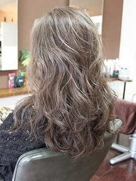 シップイン(ship in) 外国人の様な色