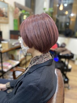 キイヒ(kiihi) ピンクのショートボブ