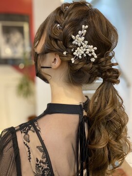 クーポラ(Cupola) 二次会パーティ編み込みヘアアレンジ♪