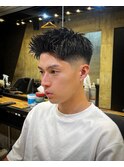 1740黒髪アッシュブラックアップバング束間ツーブロック刈り上げ