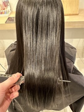 ノエル(NoeL) ツヤ髪ストレートの後ろ姿♪【大貫 拓馬】