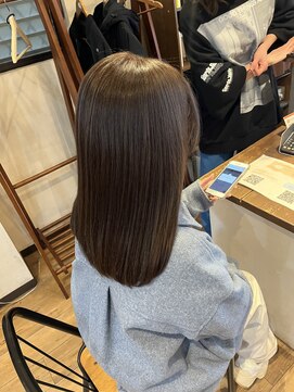 ココカラヘアー ニコ(cococara hair nico) ストレートヘア/ミディアムヘア/アッシュ/透明感