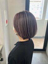 リグ 横浜(Lig.)&nbsp;バレイヤージュカラーラベンダーカラー切りっぱなしボブ横浜駅