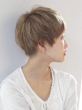 コンティロミー(CONTI ROMMY.) 20代~50代☆マッシュボブホワイトブロンドフェザーショート